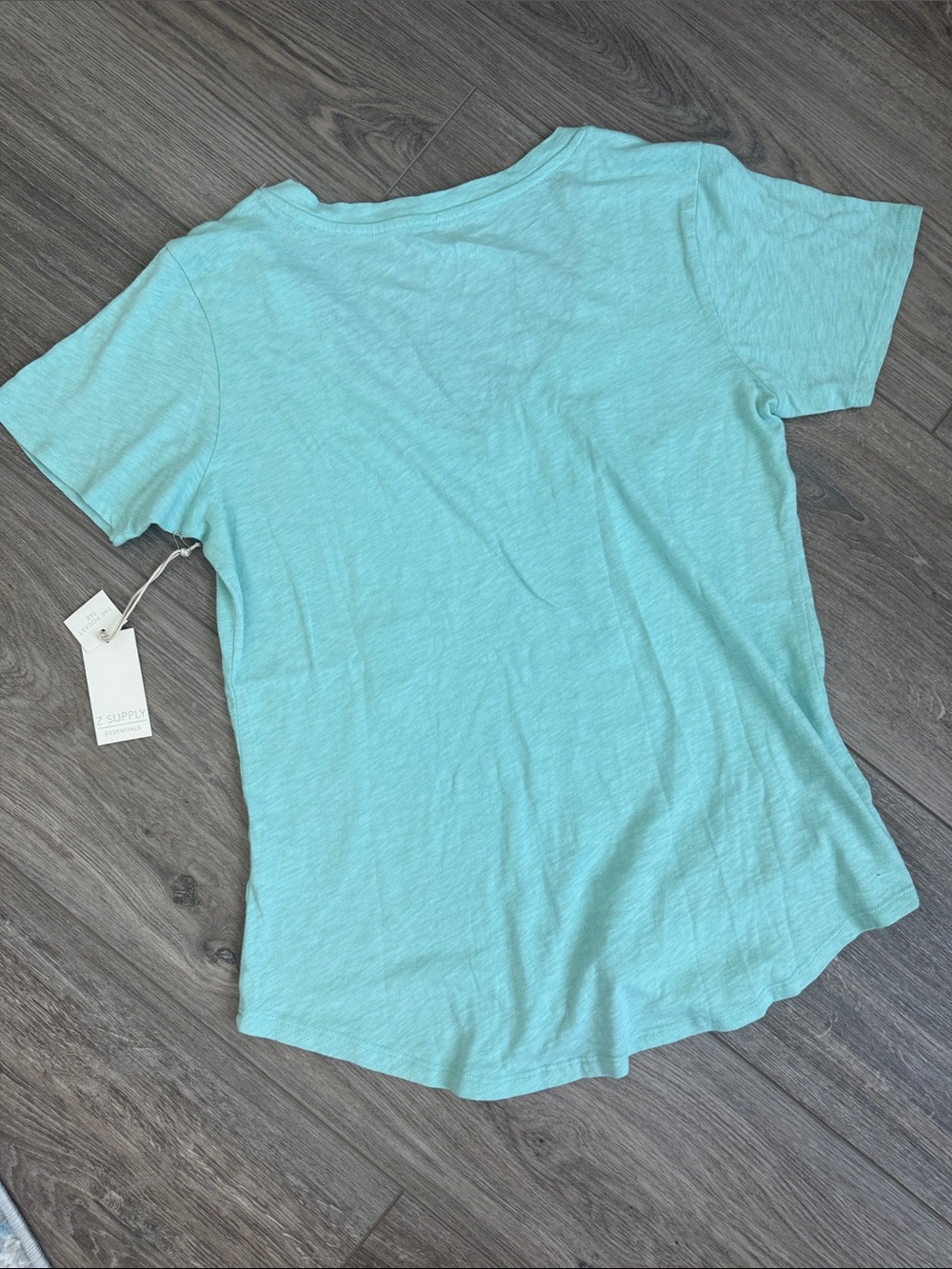 Z Supply Short-Sleeve V-Neck Pocket Tee in Seafoam Green - Picture 3 of 4